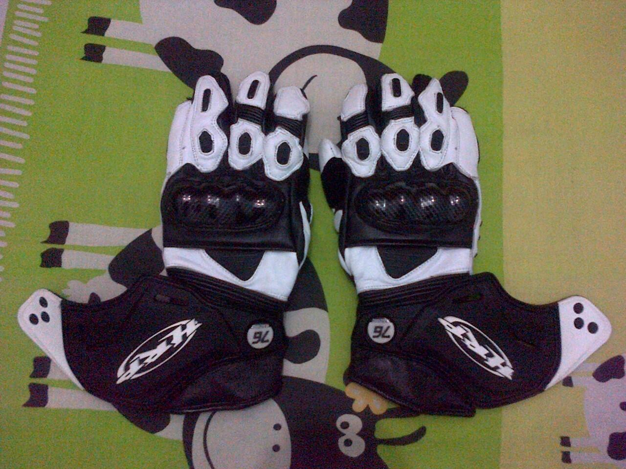 (WTS)glove roadrace HRP 76 gp pro hitam putih size L