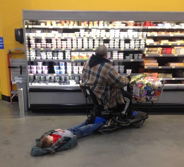 Konyol Gan!!Orang-Orang Aneh Di Supermarket