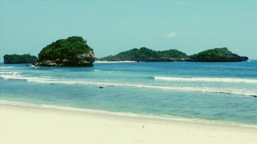 Pantai Terindah yang Belum Banyak Pngunjungnya... !!!