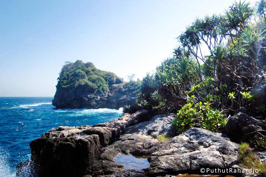 Pantai Terindah yang Belum Banyak Pngunjungnya... !!!