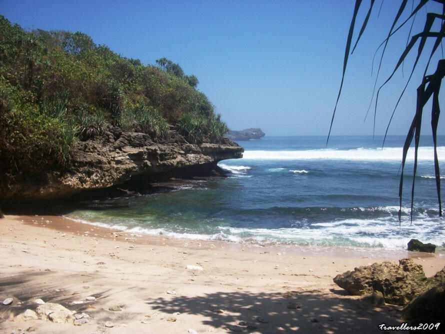 Pantai Terindah yang Belum Banyak Pngunjungnya... !!!