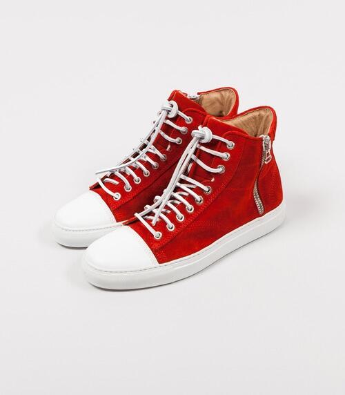 &quot; Sepatu Sport &quot;, bikin agan tambah menarik dan terlihat lebih sexy !