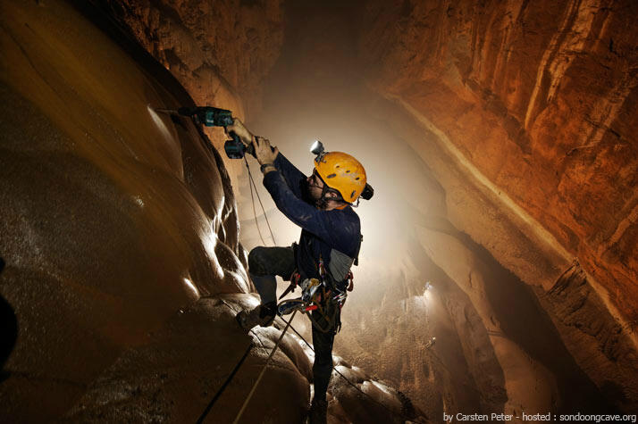 Mengenal " Son Doong Cave " goa terbesar di dunia !