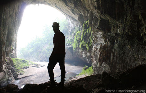 Mengenal " Son Doong Cave " goa terbesar di dunia !