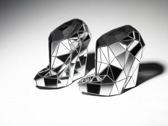 10 Desain High Heels Teraneh di Dunia