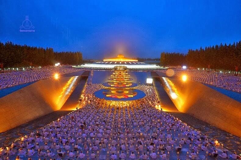 Wow, Kuil Buddha di Thailand Ini Lebih Mirip UFO Raksasa