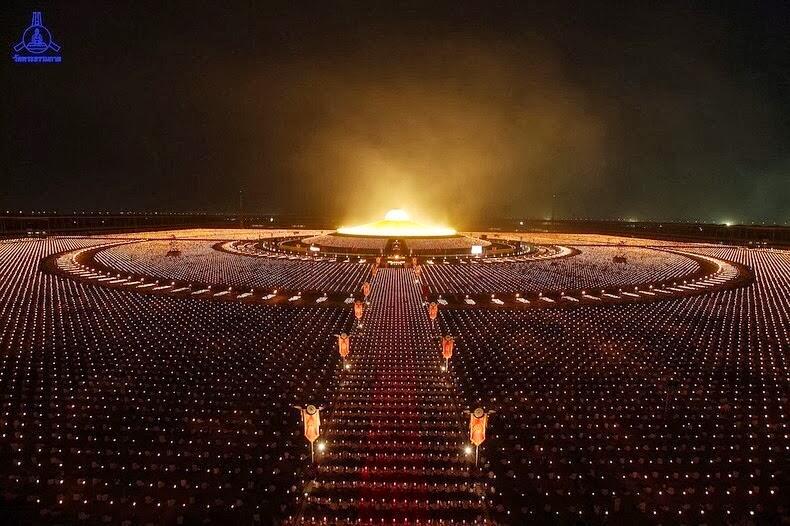 Wow, Kuil Buddha di Thailand Ini Lebih Mirip UFO Raksasa