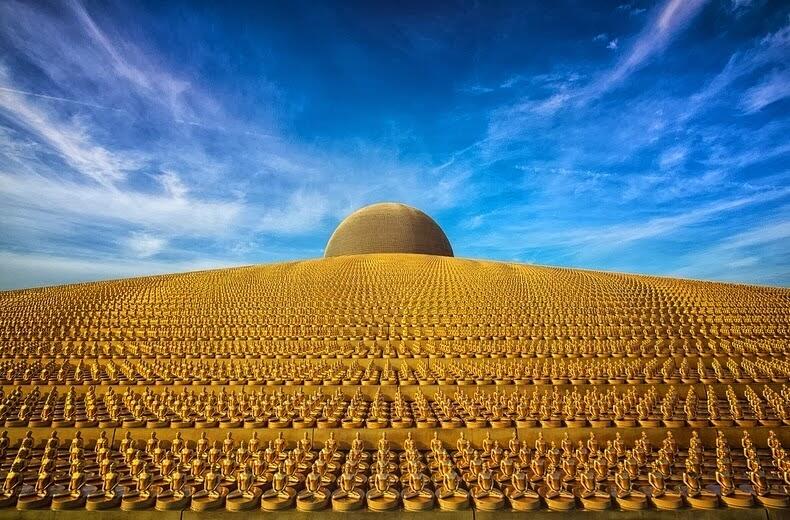 Wow, Kuil Buddha di Thailand Ini Lebih Mirip UFO Raksasa