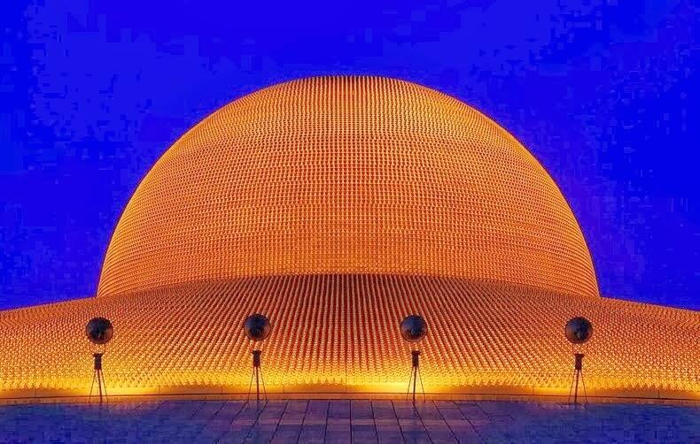 Wow, Kuil Buddha di Thailand Ini Lebih Mirip UFO Raksasa