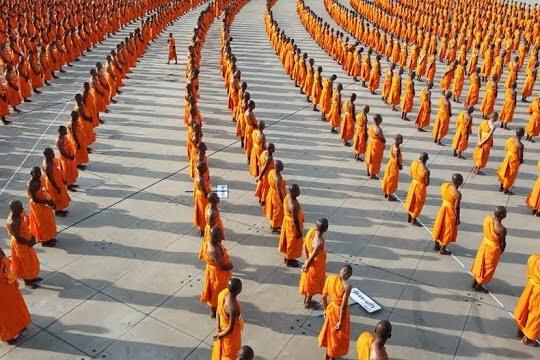 Wow, Kuil Buddha di Thailand Ini Lebih Mirip UFO Raksasa
