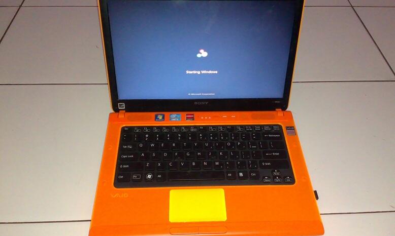 Sony Vaio PCG-61711W, Core i5, ram 8GB, Hdd 500, double VGA intel HD 3000 + ATI 6630M