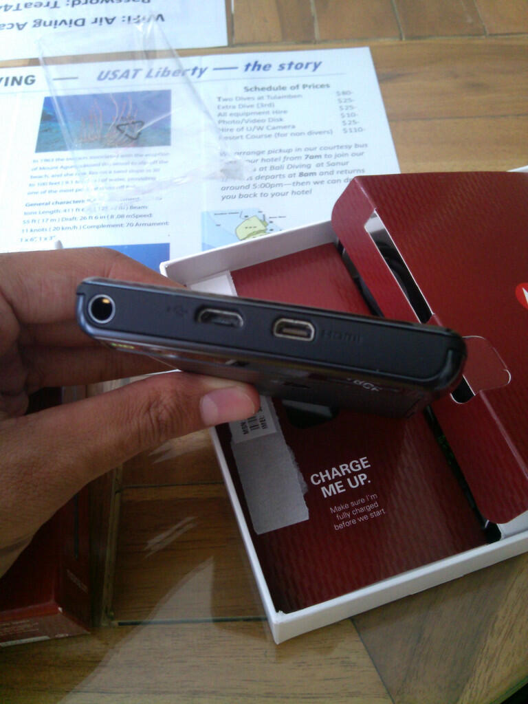 Motorola XT910 Ex Erajaya, Mulus Bagus Lengkap - Bali