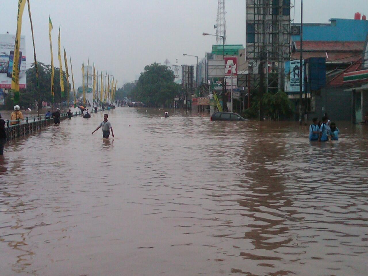 Jakarta udah langganan banjir gan