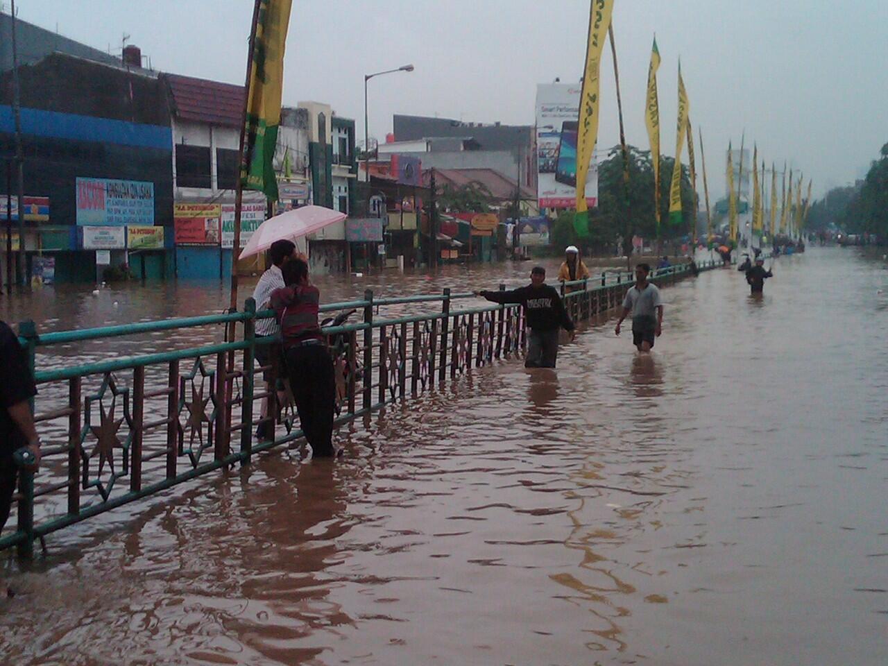 Jakarta udah langganan banjir gan