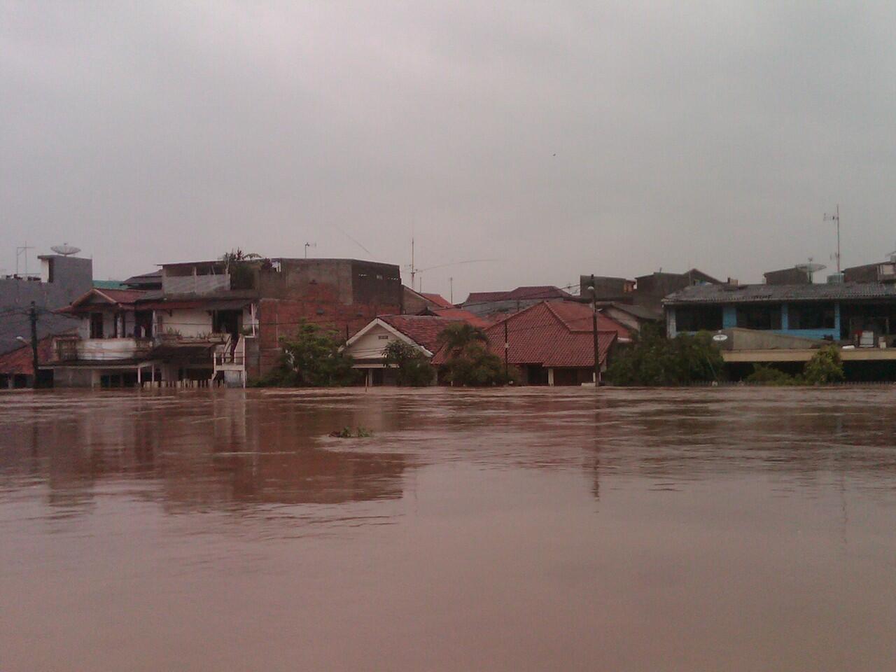 Jakarta udah langganan banjir gan