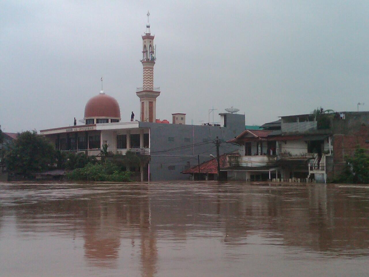 Jakarta udah langganan banjir gan