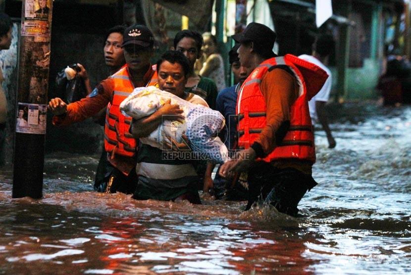 Dampak banjir di jakarta 5.152 warga Jakarta mengungsi