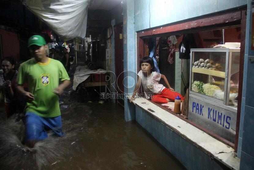 Dampak banjir di jakarta 5.152 warga Jakarta mengungsi