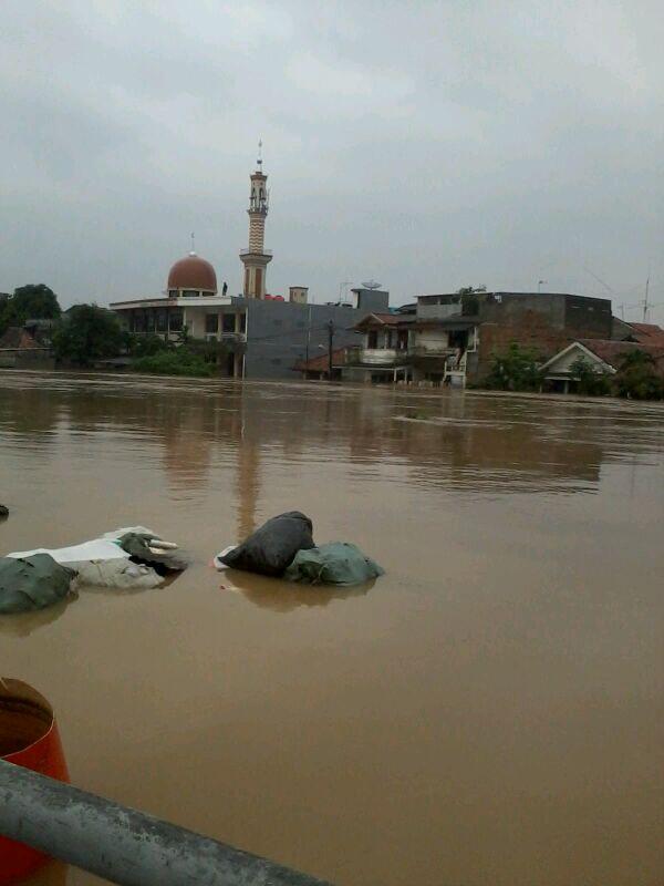 &#91;PIC+VID&#93; Titik-titik Banjir di Jakarta Pagi Ini 13-Jan-2014
