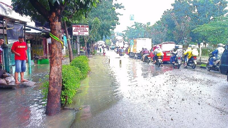 BANJIR MENYERANG JAKARTA