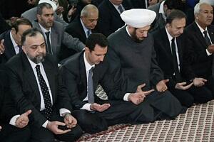 Mengejutkan, Bassar Al-Assad &amp; ulama Sunni salat berjemaah (foto lengkap)