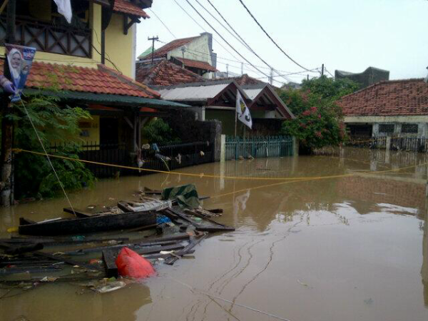 Foto-foto Jakarta Banjir Ramaikan Twitter