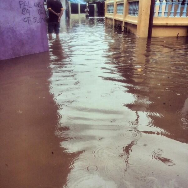 Banjir dan Macet Mengepung Kota Jakarta