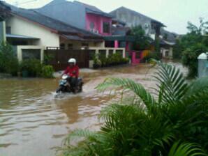 Banjir dan Macet Mengepung Kota Jakarta