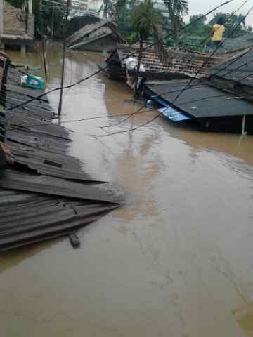 Banjir dan Macet Mengepung Kota Jakarta