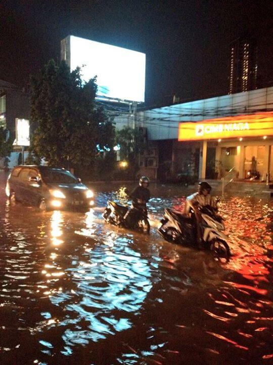 Banjir dan Macet Mengepung Kota Jakarta