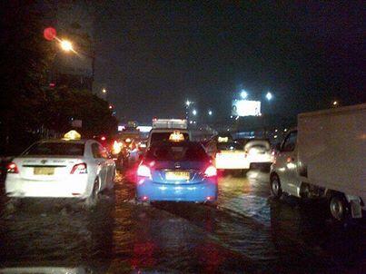 Banjir dan Macet Mengepung Kota Jakarta
