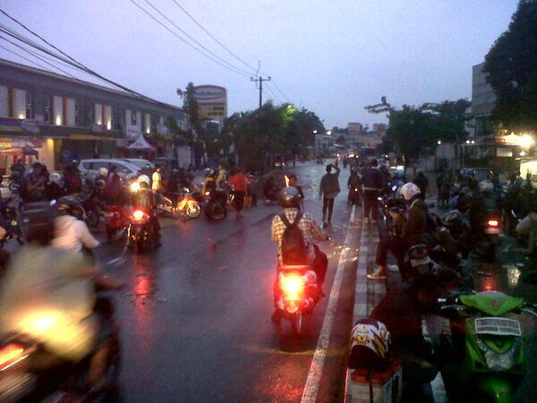 Banjir dan Macet Mengepung Kota Jakarta