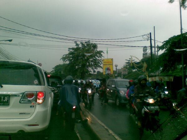 Banjir dan Macet Mengepung Kota Jakarta