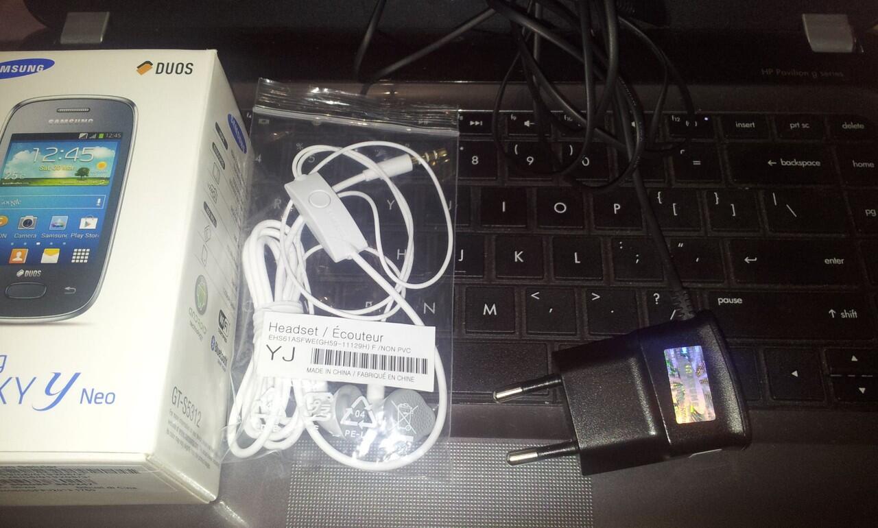 Samsung Galaxy Y Neo , Bisa BBM, dual SIM