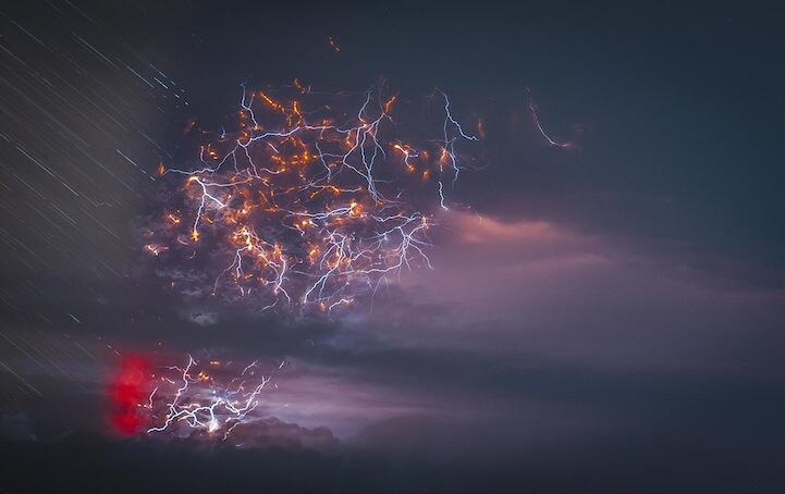 Bener2 Foto Spektakuler Dari Letusan Gunung Berapi di Chilie, Scary but Awesome
