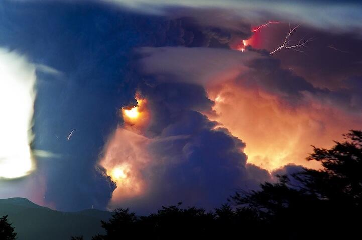 Bener2 Foto Spektakuler Dari Letusan Gunung Berapi di Chilie, Scary but Awesome
