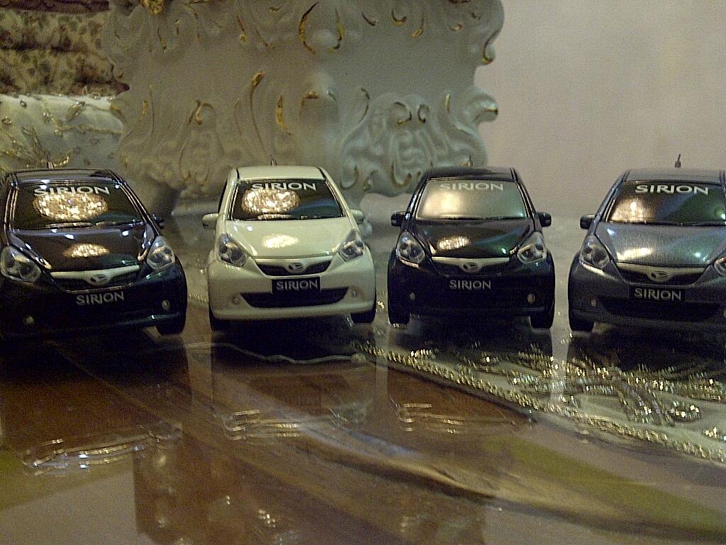 Terjual replika mobil  mainan daihatsu New Sirion luxio  