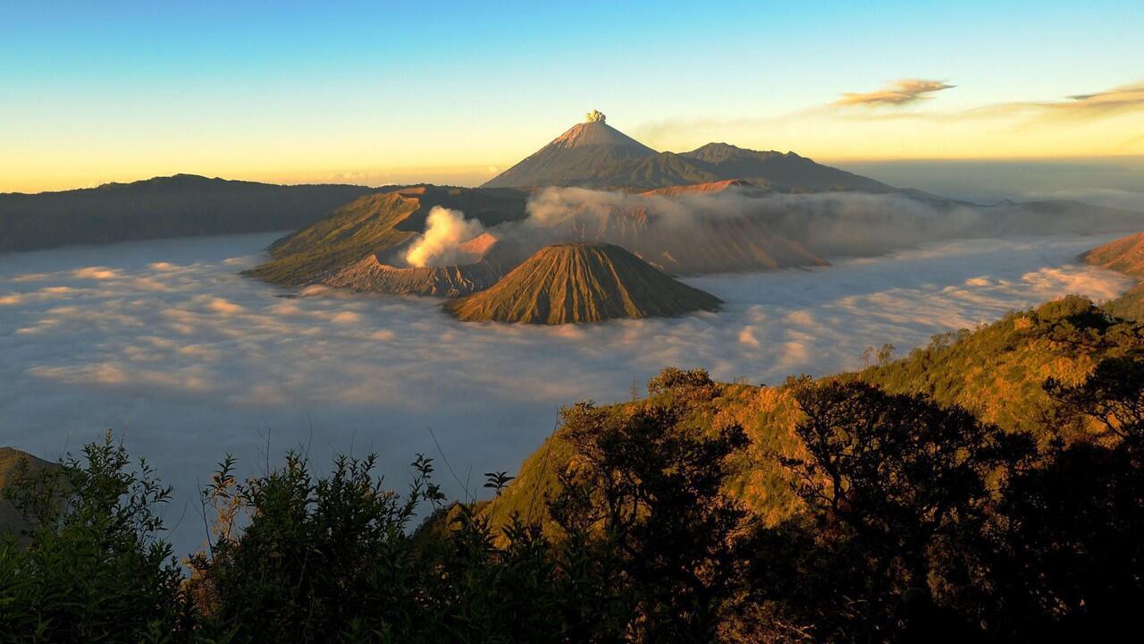 Keliling DUNIA? Indonesia aja belum