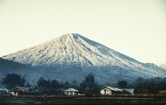 Keliling DUNIA? Indonesia aja belum