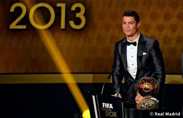 Ronaldo Pemain Terbaik Dunia 2013 dan Penghargaan Lainnya