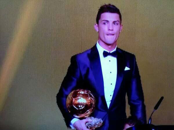 Ronaldo Pemain Terbaik Dunia 2013 dan Penghargaan Lainnya