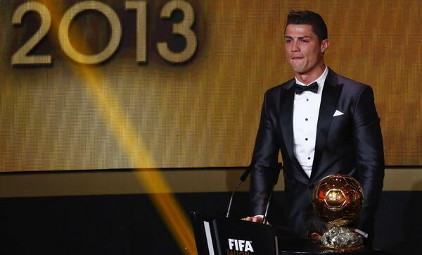 Akhirnya Cristiano Ronaldo pemenang pemain terbaik FIFA 2013