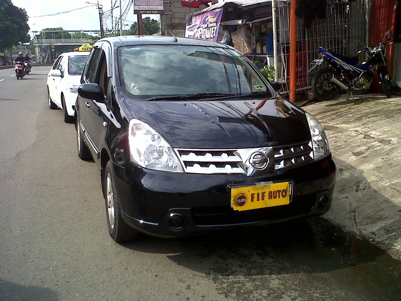 NISSAN LIVINA XR 1.5 MT 2008 HITAM METALIK B 1656 ZUH