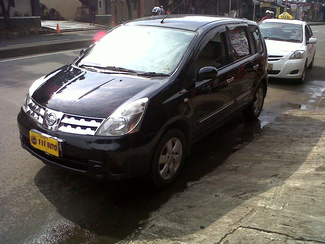 NISSAN LIVINA XR 1.5 MT 2008 HITAM METALIK B 1656 ZUH