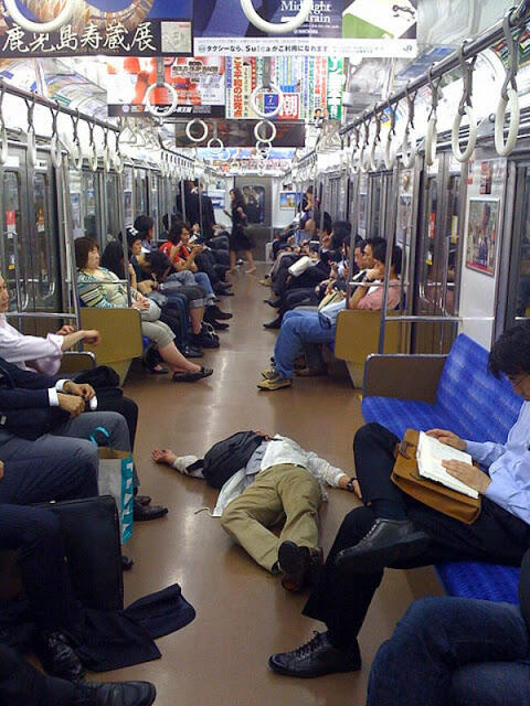 &#91;Ngakak&#93; Foto - Foto Lucu &amp; Gokil Penumpang Tidur Di Angkutan Umum