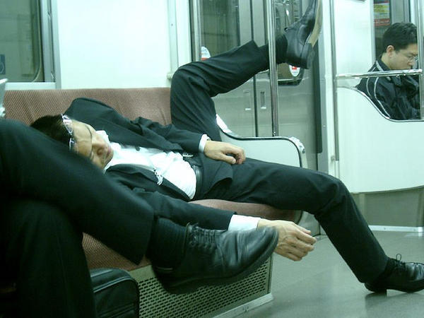 &#91;Ngakak&#93; Foto - Foto Lucu &amp; Gokil Penumpang Tidur Di Angkutan Umum