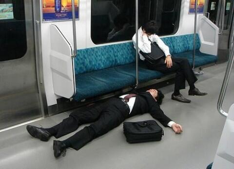 &#91;Ngakak&#93; Foto - Foto Lucu &amp; Gokil Penumpang Tidur Di Angkutan Umum