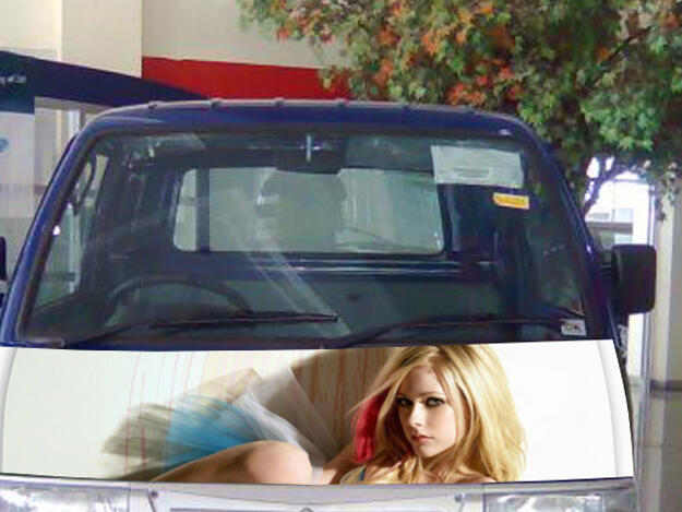 Stiker BB di Mobil Pickup
