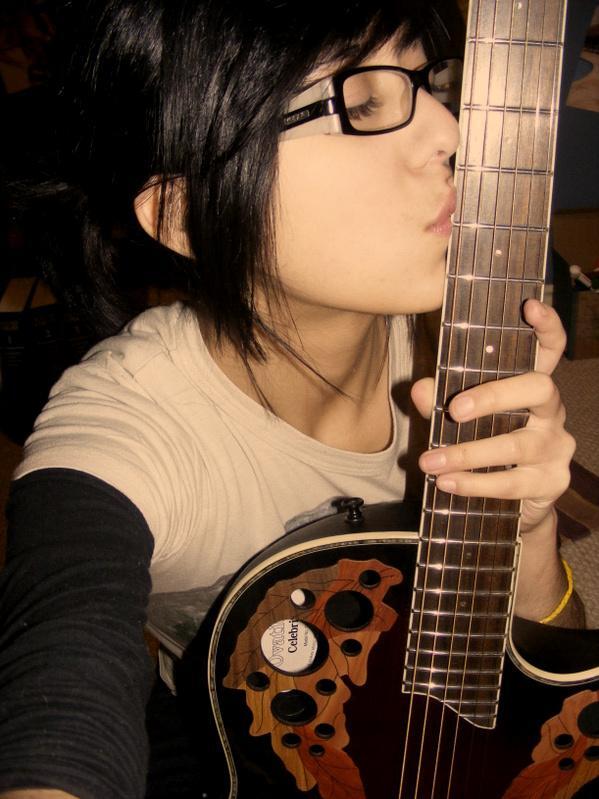 DANIELA ANDRADE, Si cantik bersuara lembut dari Kanada FULL PIC