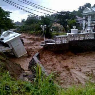 Banjir Manado &#91;PICS UPDATE&#93;